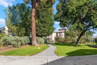 Photo #2: 220022000 Listing