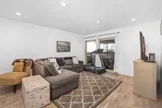 Photo #5: 220022000 Listing