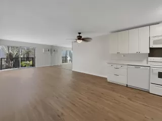 Photo #2: 220023594 Listing