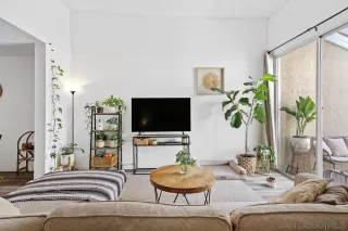 Photo #3: 220023596 Listing