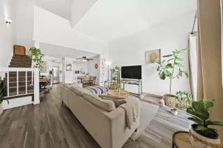 Photo #4: 220023596 Listing