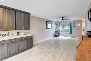 Photo #4: 220023935 Listing