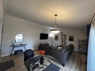 Photo #1: 220026596 Listing