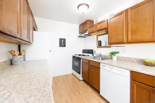 Photo #6: 220026995 Listing 