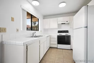 Photo #5: 220027006 Listing 