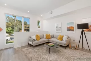 Photo #1: 220027168 Listing