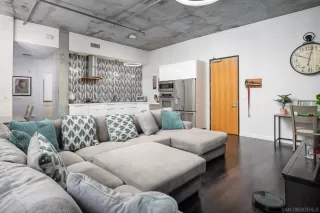 Photo #1: 220027318 Listing 