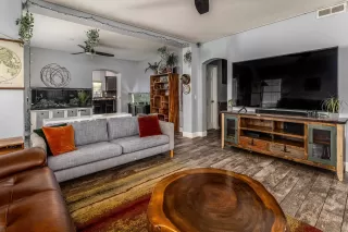 Photo #4: 220027942 Listing 