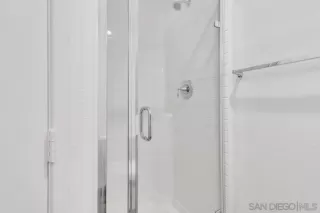 Photo #5: 220028202 Listing