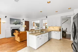 Photo #2: 220029367 Listing