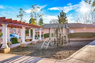 Photo #3: 220029763 Listing