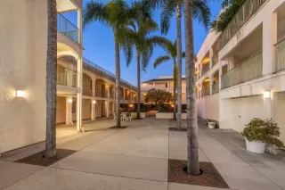 Photo #5: 220029769 Listing 