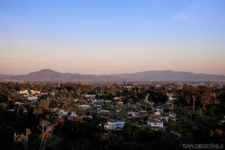 Photo #5: 220029779 Listing