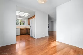 Photo #5: 220029947 Listing 