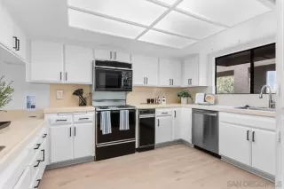 Photo #4: 220030105 Listing