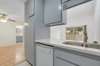 Photo #5: 220030121 Listing 