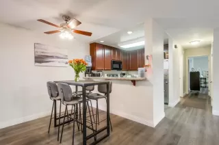 Photo #5: 230000165 Listing 