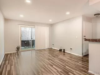 Photo #1: 230000192 Listing