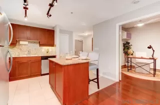 Photo #5: 230000299 Listing