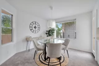 Photo #4: 230000304 Listing