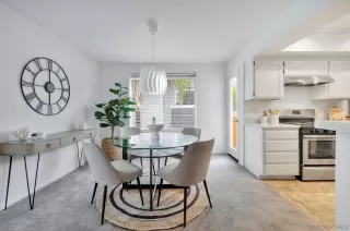 Photo #5: 230000304 Listing