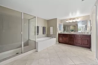 Photo #6: 230000307 Listing 