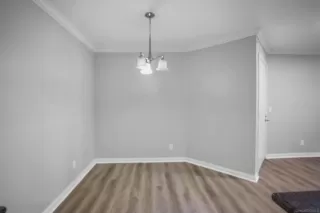 Photo #5: 230000350 Listing