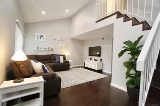 Photo #2: 230000410 Listing