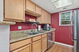 Photo #5: 230000438 Listing