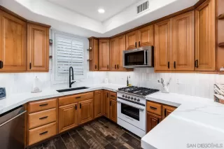 Photo #4: 230000519 Listing 