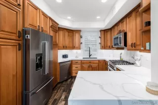 Photo #5: 230000519 Listing 