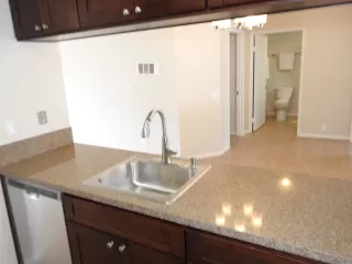 Photo #4: 230000537 Listing 