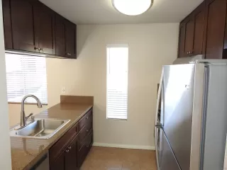 Photo #6: 230000537 Listing 