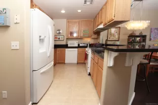 Photo #5: 230000547 Listing