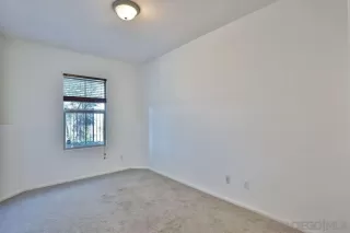 Photo #5: 230000553 Listing 