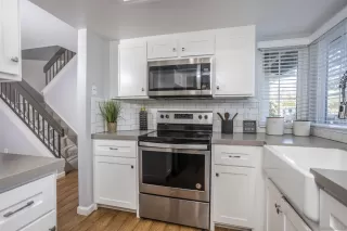 Photo #3: 230000639 Listing