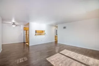 Photo #5: 230000645 Listing 