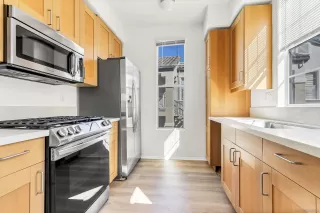 Photo #3: 230000702 Listing