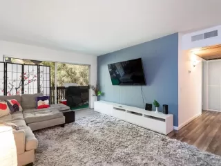 Photo #2: 230000704 Listing