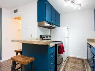 Photo #4: 230000704 Listing