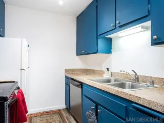 Photo #5: 230000704 Listing