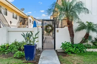 Photo #5: 230000711 Listing