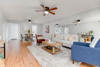 Photo #6: 230000716 Listing 