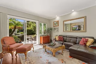 Photo #2: 230000816 Listing