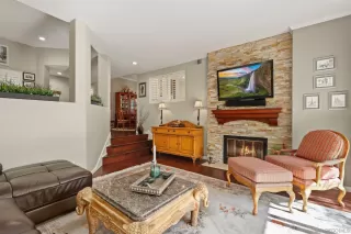 Photo #4: 230000816 Listing