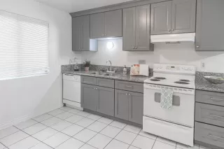 Photo #2: 230000830 Listing