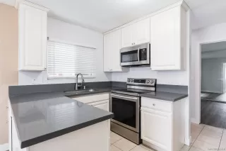 Photo #5: 230000837 Listing