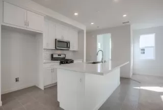 Photo #4: 230000846 Listing