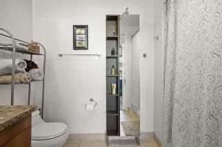 Photo #5: 230000852 Listing 