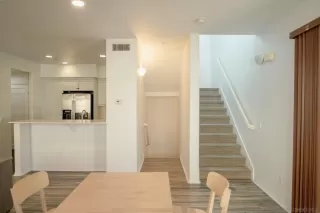 Photo #4: 230000858 Listing